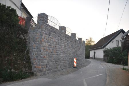 po obnovi zidu 1